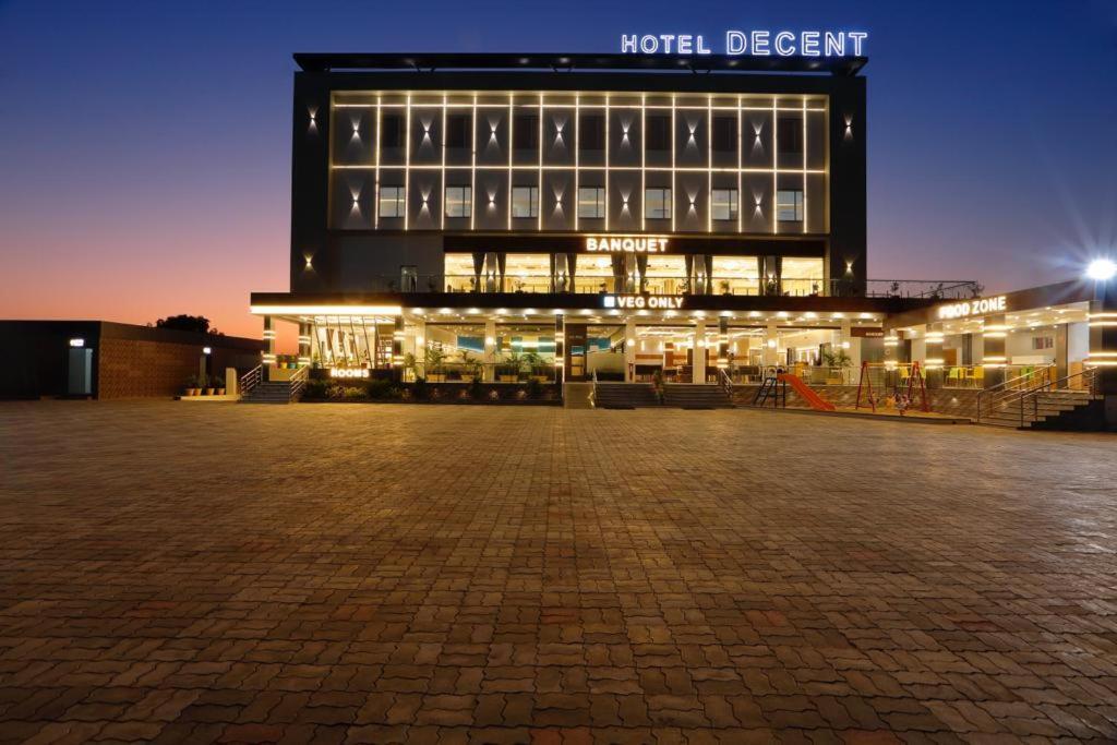 Hotel Decent Unjha Kültér fotó